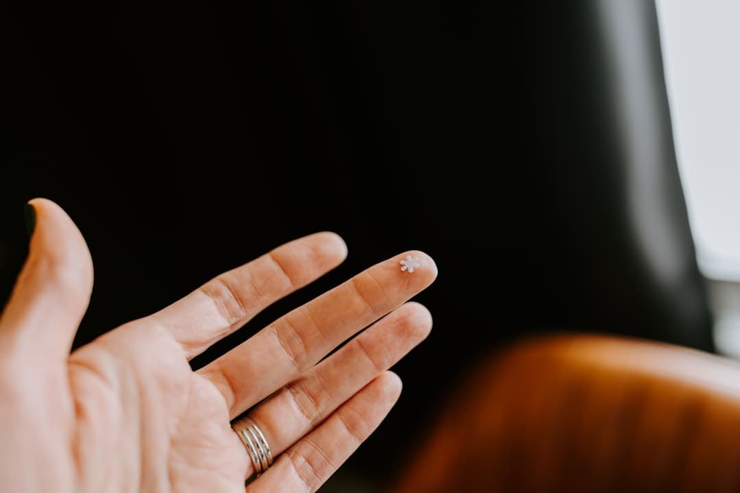 今天上映！近十年最高分动作违法电影《捕风追影》曝“看不起谁”正片片段